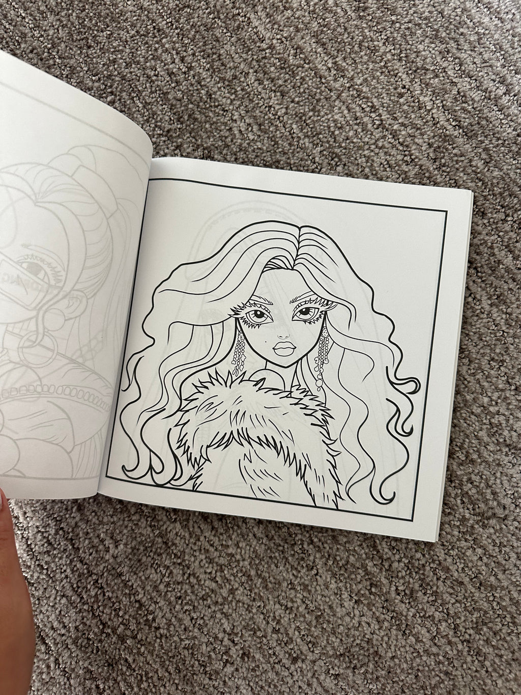 Inna Brandi. Yes, Girl! coloring book